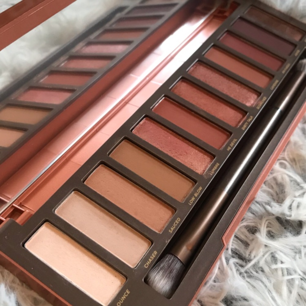 Urban Decay Naked Heat Eyeshadow Palette
